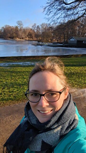 Husker du at skabe små lufthuller til dig selv i en måske travl hverdag? 💛

Er der noget du kan gøre i dag som giver dig energi og fylder dit bæger (måske bare lidt) op? ✨ 

Jeg tog mig en gåtur i dag efter frokost. Det passede lige med at solen var begyndt at skinne og sneen efterhånden er helt væk igen. Jeg følte det som om, at jeg gik i et helt nyt landskab. Det var vidunderligt at se det grønne græs igen. Det minder mig om skiftet fra vinter til forår - min ynglings tid på året 🥰

#livsgladmor #mereoverskud #selvkærlighed #mærkdigselv #overskud #mentalsundhed #levlivet #selvomsorg #lyttildinkrop #indrero #taknemmelighed #hverdagslykke #livskvalitet #livsnyder #glæde #lykke #alterenergi #hverdagsglæde #livsglæde #levlivet #positivetanker #positivity #positivitet #livetsommor #mortiltre #mortilto #moderskab #morliv #morlivet #livetmedbørn #familieliv