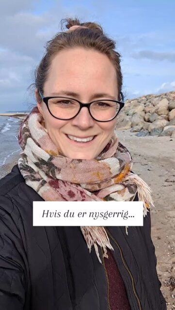På at forstå dig selv eller dit barn på et dybere plan, så er du altid velkommen.Jeg tilbyder både individuelle readings og familiepakker. Det kan foregå online eller fysisk hos mig i Lyngby, men du kan også få din reading som et skriftligt produkt.Hvis du bare vil snuse lidt, så kan du hoppe ind på min hjemme side og slå dit chart op og finde det lille hæfte der matcher din type 🙏Du behøver ikke vide en masse på forhånd, vi tager det i dit tempo 💛Du kan læse mere via link i bio.#humandesign #livetsommor #livetmedbørn #familieliv #moderskab
